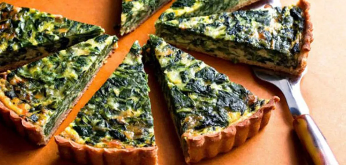 طرز تهیه پای اسفناج و تخم مرغ + فیلم