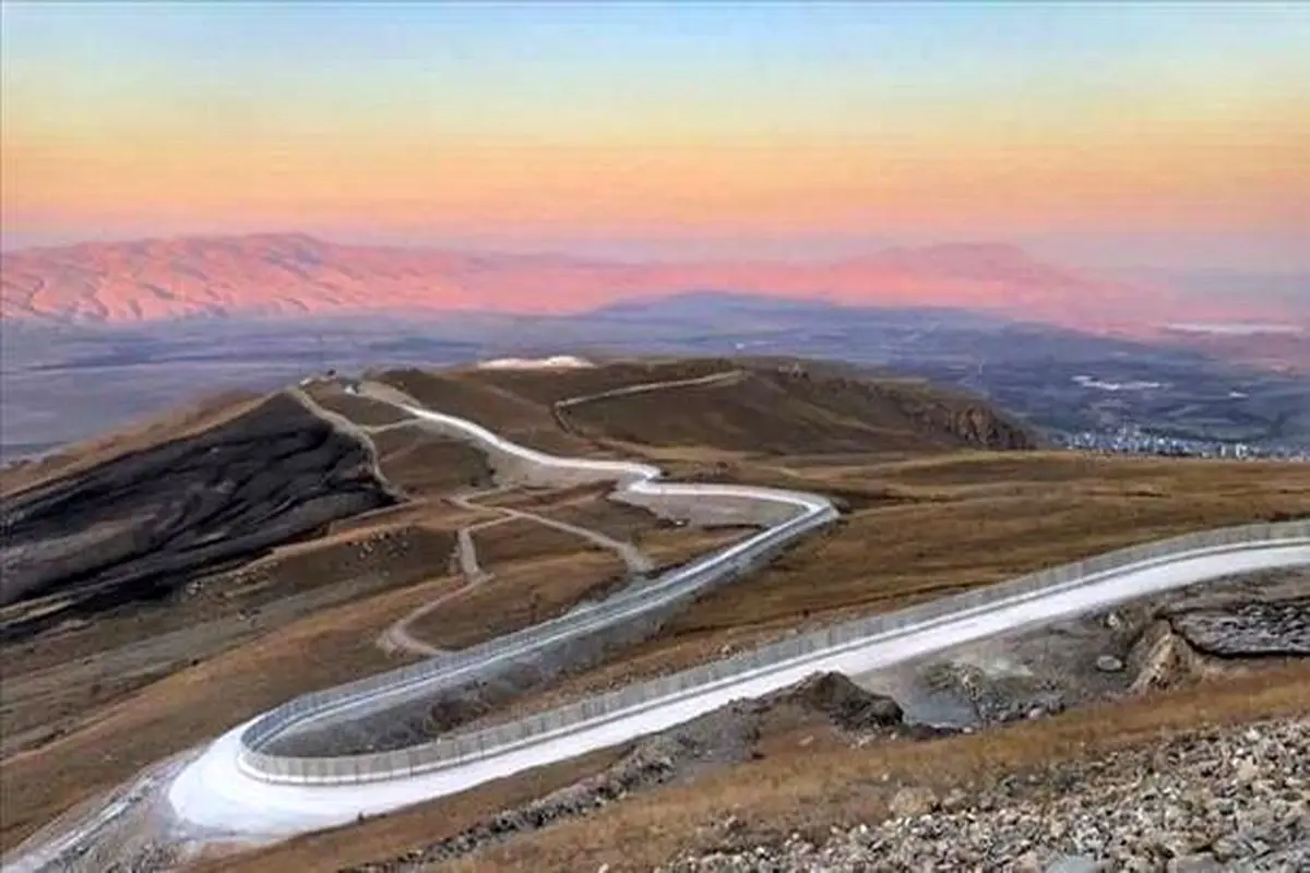 تکمیل شدن دیوار ۸۱ کیلومتری ترکیه در مرز با ایران +عکس