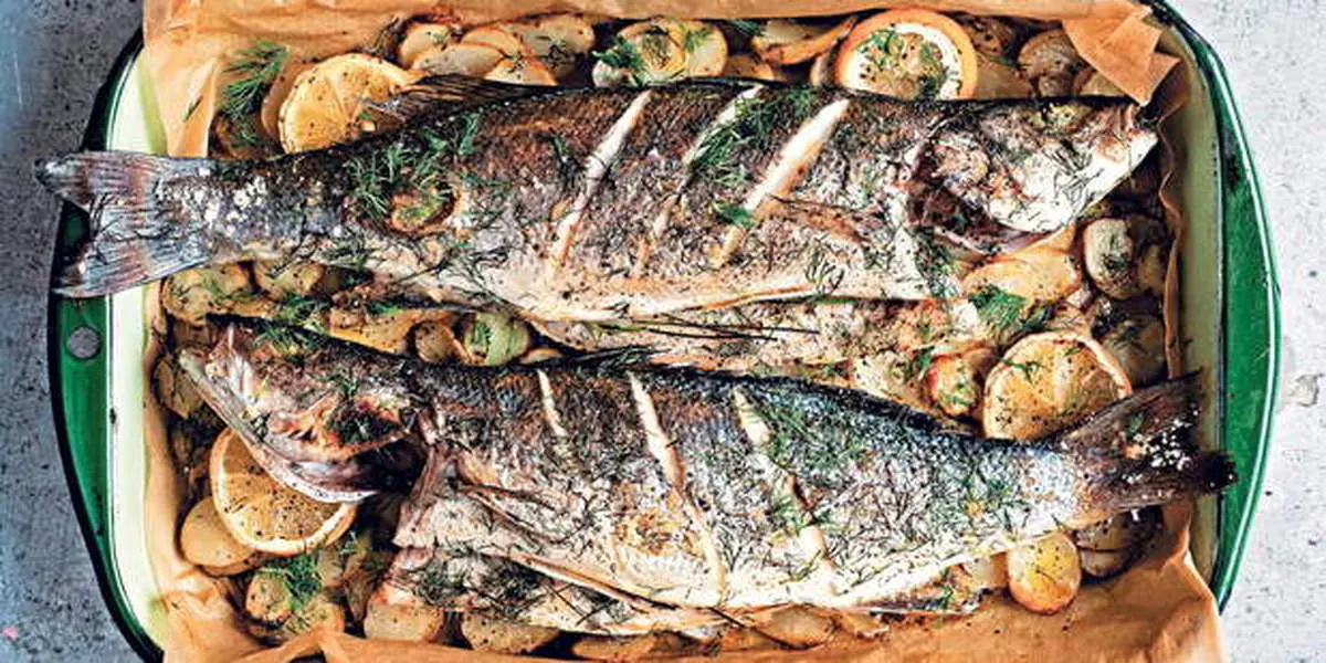 طرز تهیه ماهی قزل آلا با دورچین مخصوص