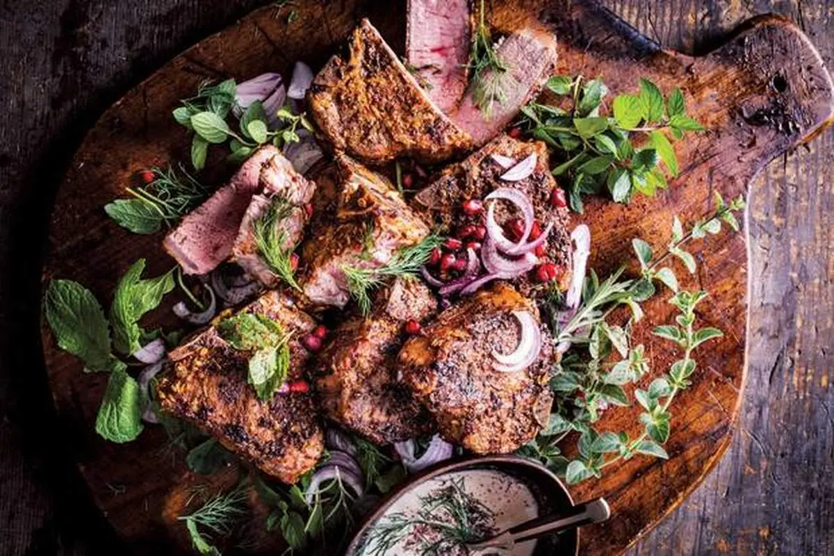 طرز تهیه کباب لم چاپس با سیب زمینی و تربچه