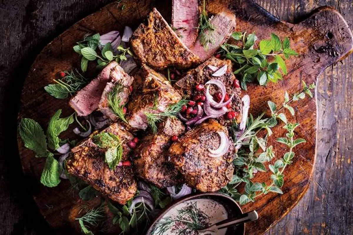 طرز تهیه کباب لم چاپس با سیب زمینی و تربچه