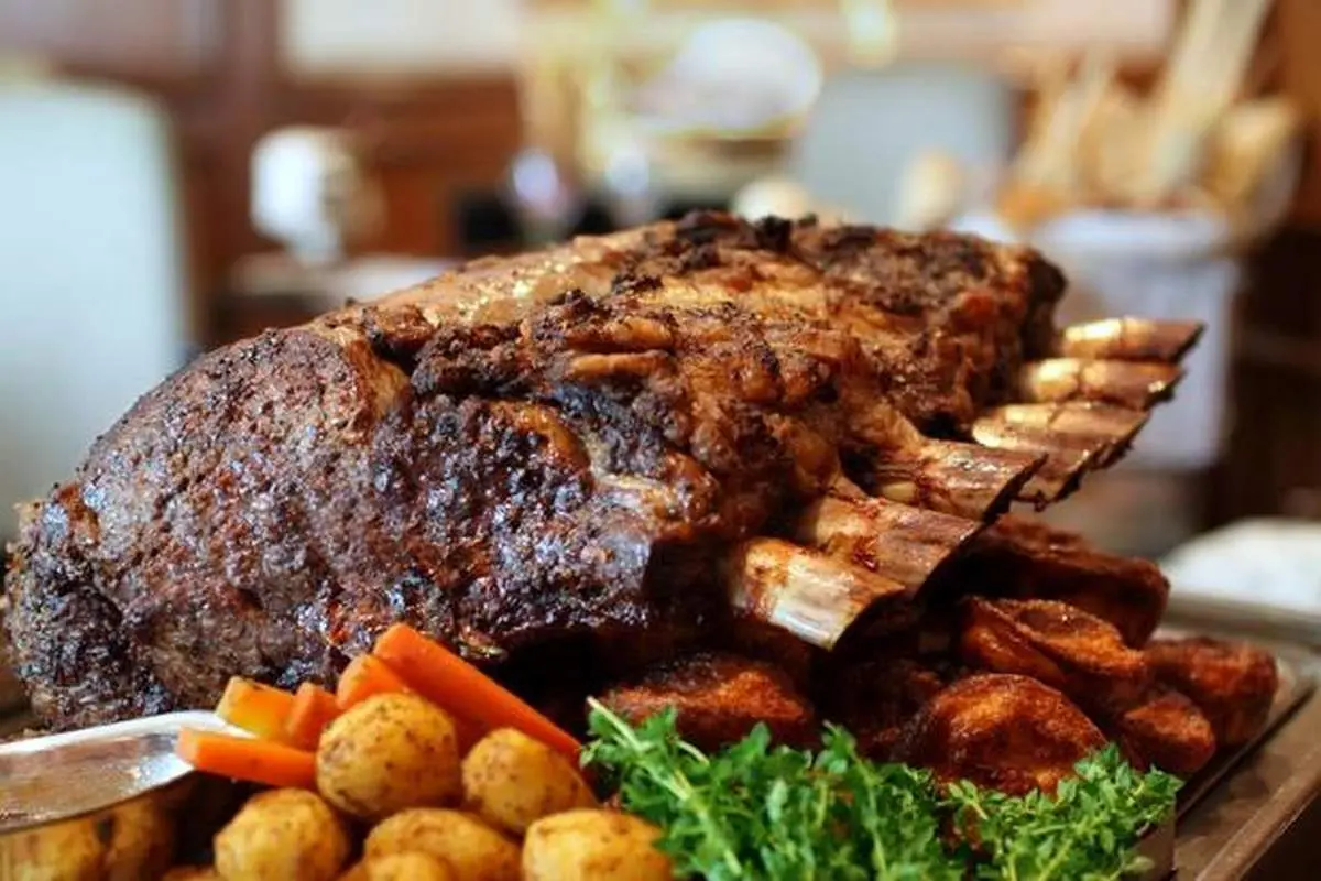 طرز تهیه کباب دنده مرینت شده با کیوی و فلفل