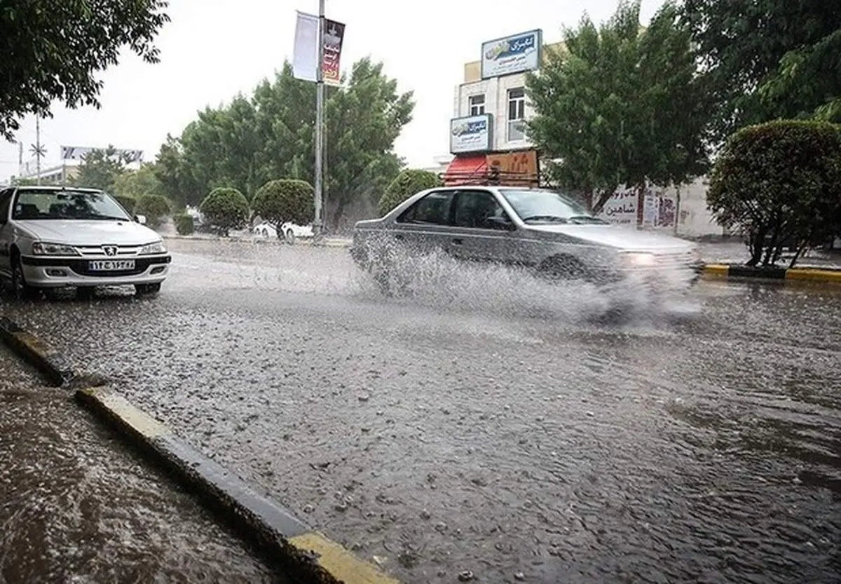 کاهش ۵ درصدی تردد در جادههای کشور/ برف و باران در محورهای برون شهری ۱۵ استان