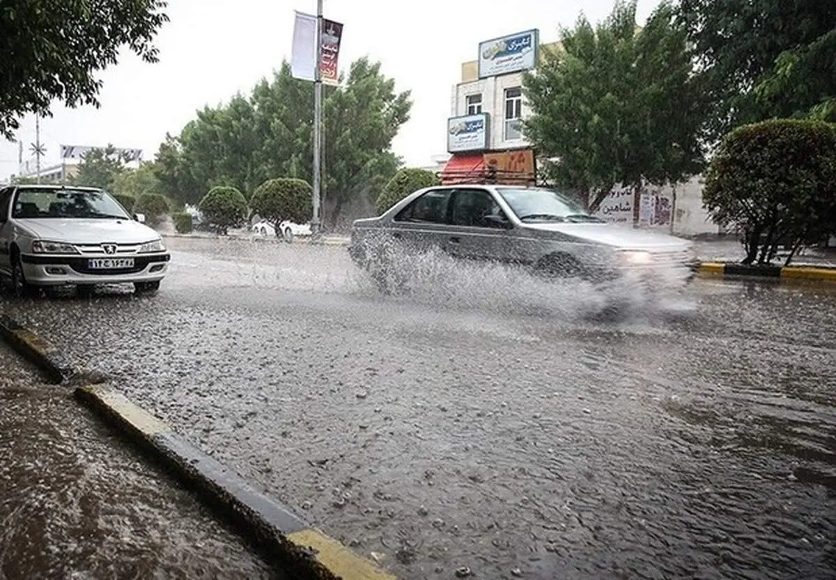 کاهش ۵ درصدی تردد در جاده‌های کشور/ برف و باران در محور‌های برون شهری ۱۵ استان