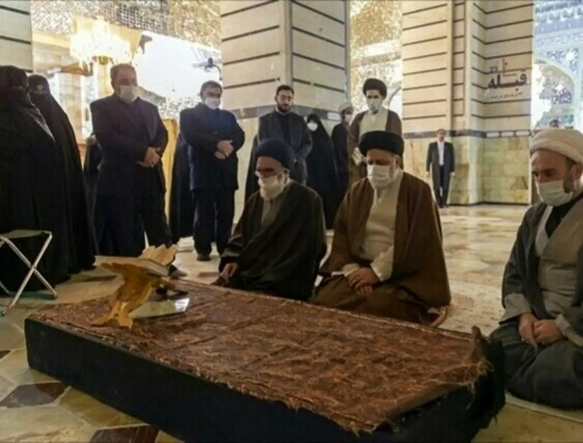 آیتالله رئیسی با حضور بر مزار آیتالله یزدی از مقام این عالم انقلابی تجلیل کرد
