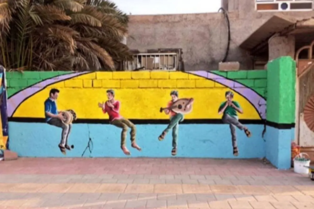 حذف «ساز‌های موسیقی» از نقاشی‌های دیواری جزیره هرمز +عکس