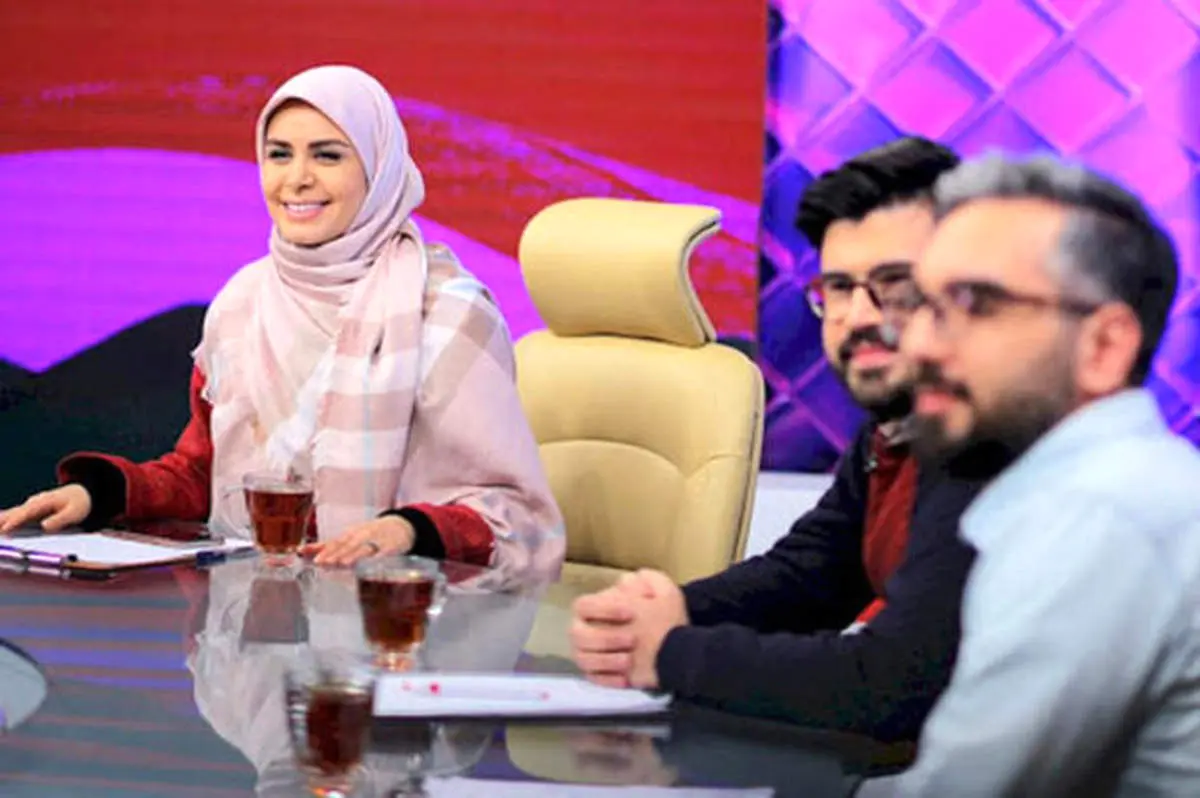 اقدام زشت روی آنتن زنده؛ تمسخر انگلیسی حرف زدن مجری زن+ فیلم