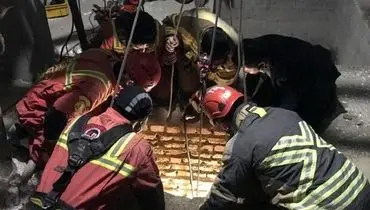 نجات جان کارگر محبوس در چاه توسط نیرو‌های آتش نشانی