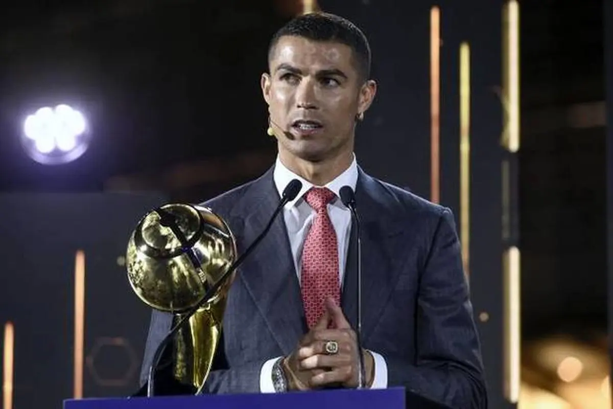 اهدای جایزه فوتبالیست قرن به رونالدو +فیلم