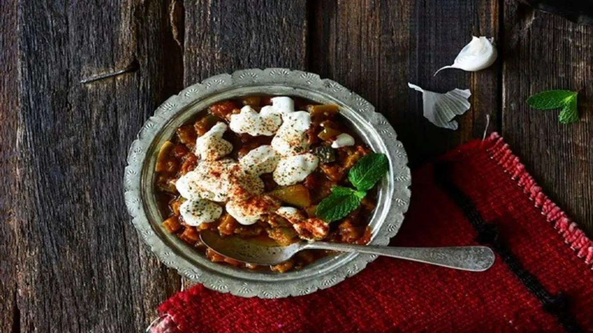 طرز تهیه بورانی بادمجان به سبک شهر‌های مختلف ایران