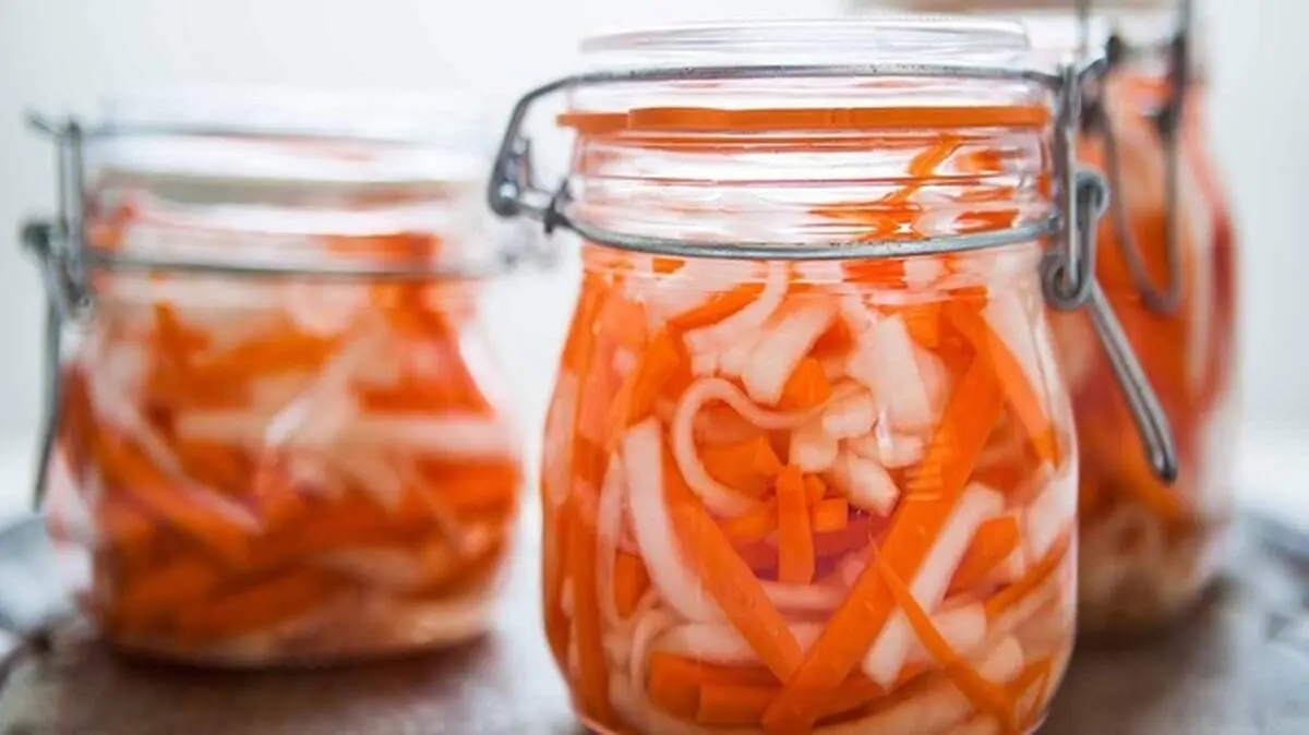 طرز تهیه ترشی ترب و هویج متفاوت