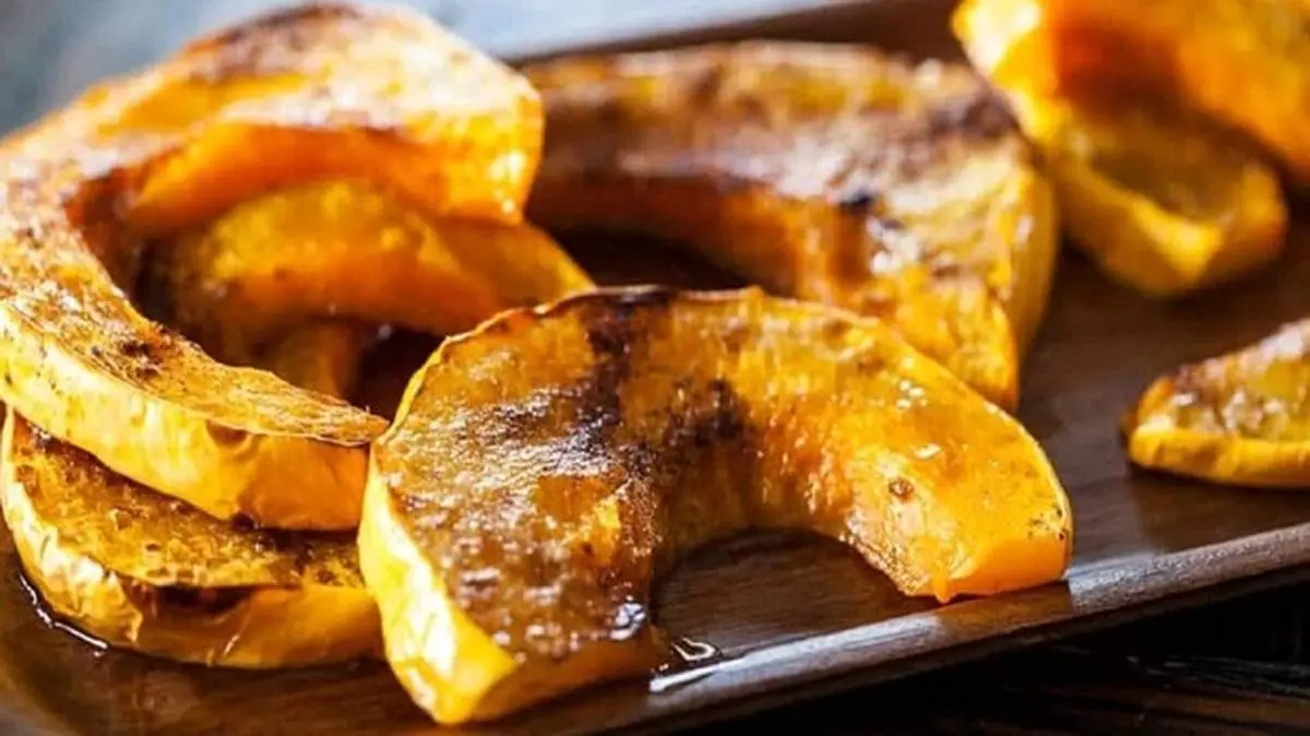 طرز تهیه کدو حلوایی کبابی با سس سیب