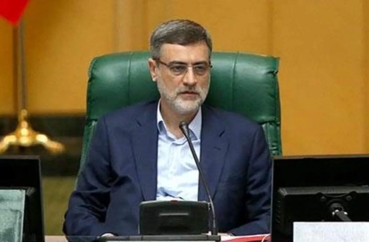 نایب رئیس مجلس: زیردریایی اتمی آمریکا در خلیج فارس را میتوانیم با تور ماهیگیری شکار کنیم