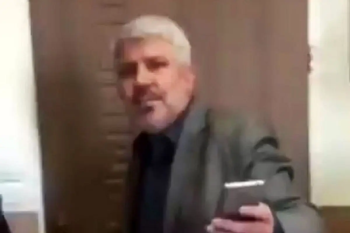 ماجرای ویدئو جنجالی از درگیری کتک کاری فرماندار نقده با یک مراجعه کننده