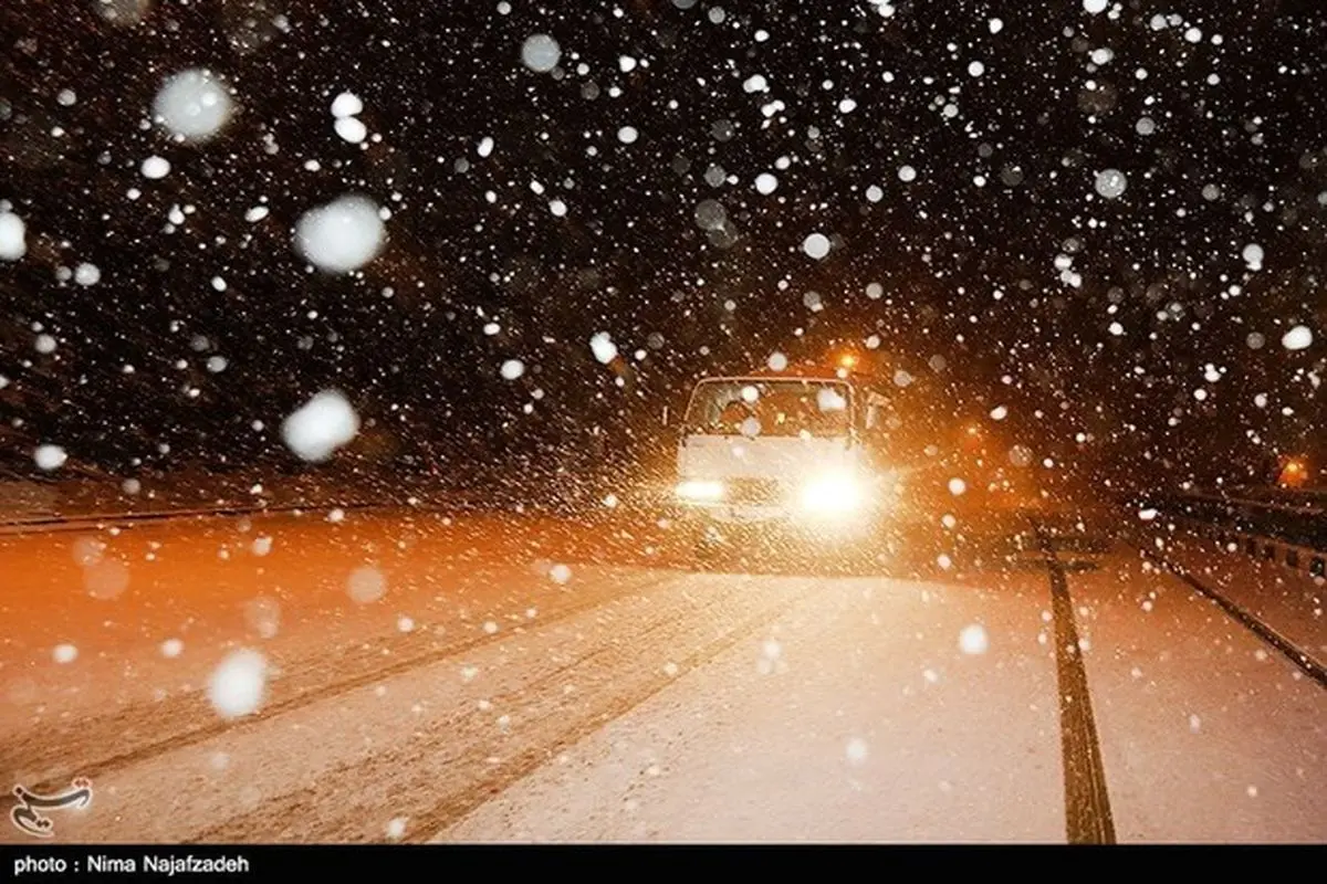 بارش برف در جاده چالوس+ فیلم