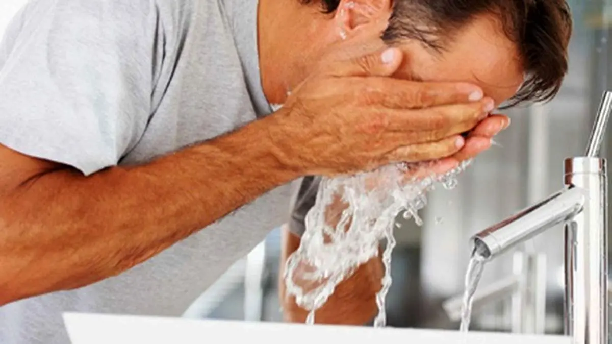 فواید شستن صورت با شویندههای مخصوص