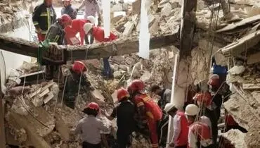 ۱۳ ساعت آواربرداری در اهواز / جسد پدر خانواده پیدا شد