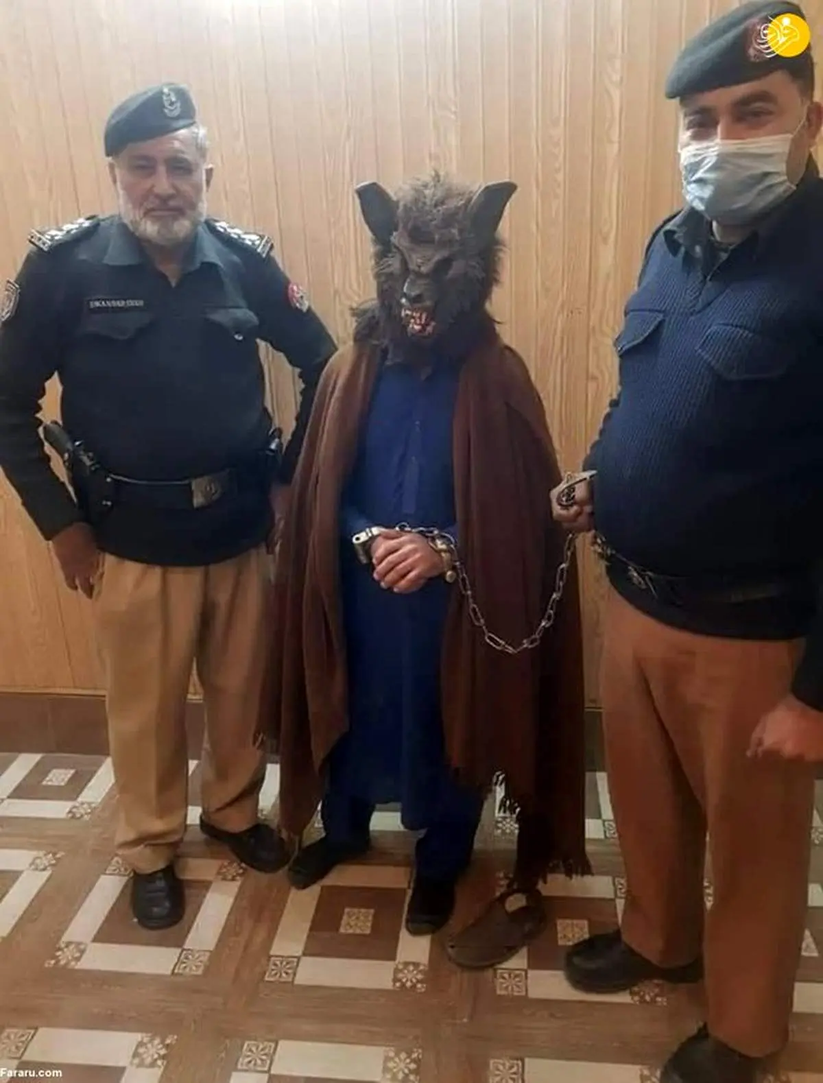دستگیری مرد گرگ نما توسط پلیس + عکس