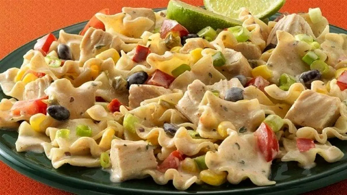 طرز تهیه سالاد تن ماهی مجلسی