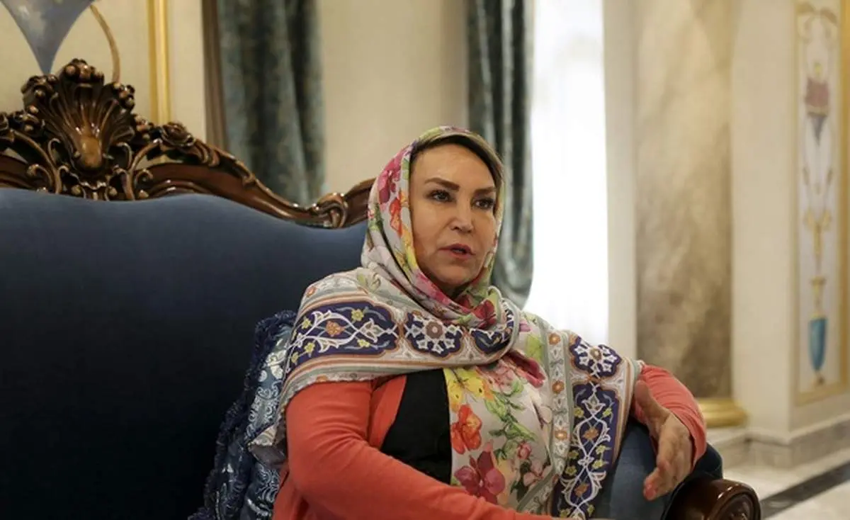 بازیگر «پس از باران» درکنار نوه زیبایش + عکس