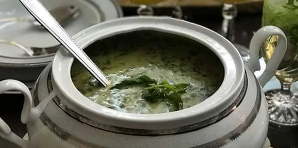 طرز تهیه سوپ اسفناج با رشته