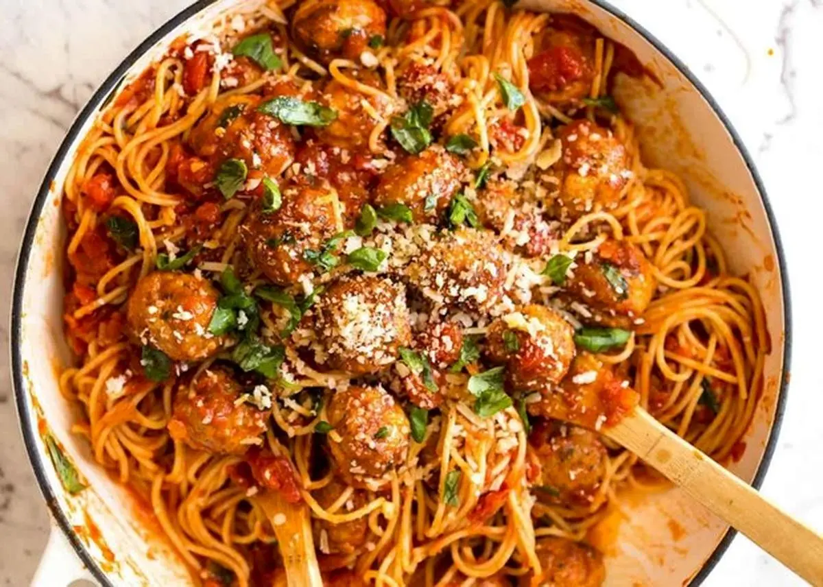 طرز تهیه اسپاگتی با کوفته قلقلی مرغ
