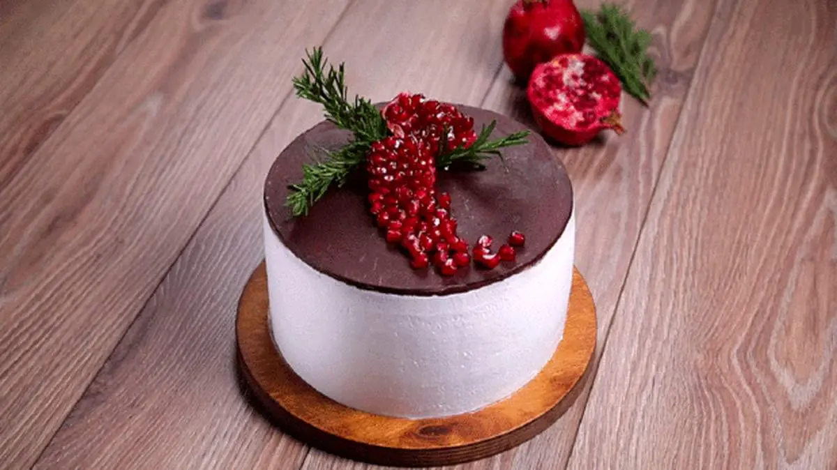 طرز تهیه کیک تولد برفی شکلاتی خوشمزه