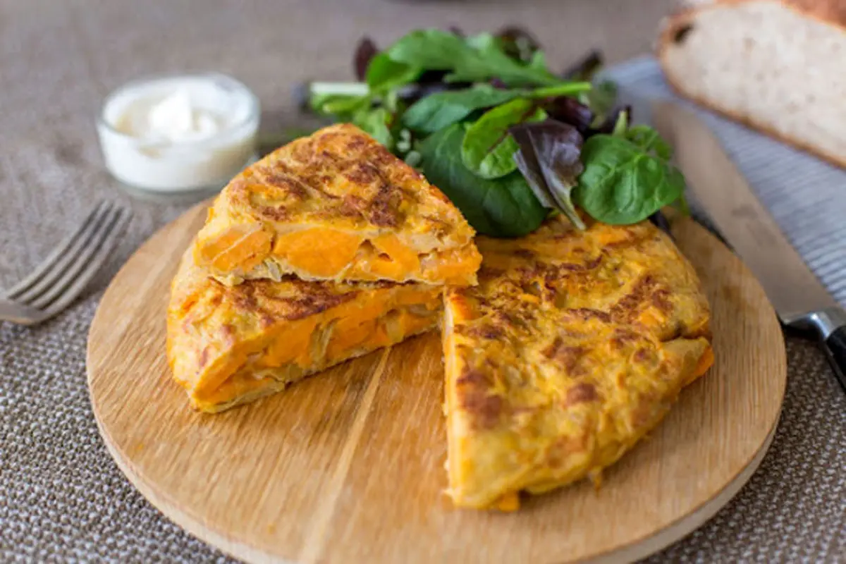 طرز تهیه املت سیب زمینی ساده و خوشمزه