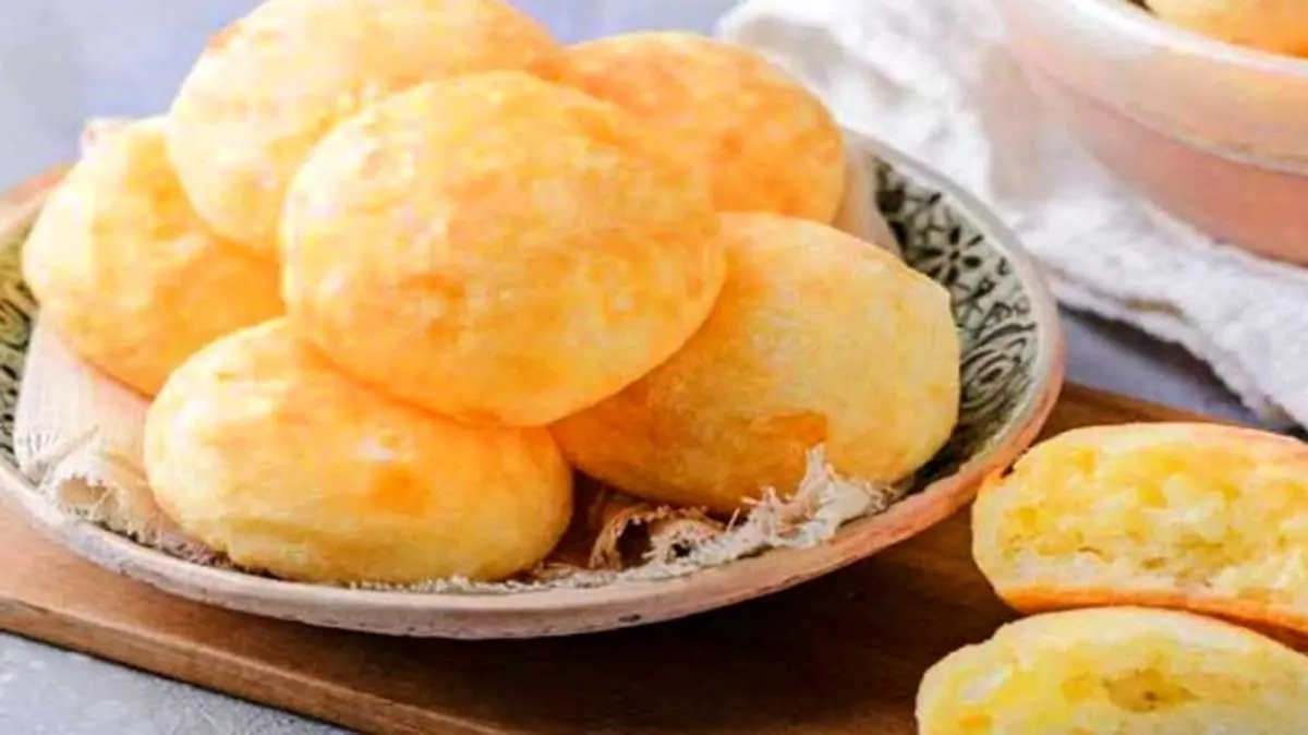 طرز تهیه نان پنیری پفکی با طعمی بی‌نظیر
