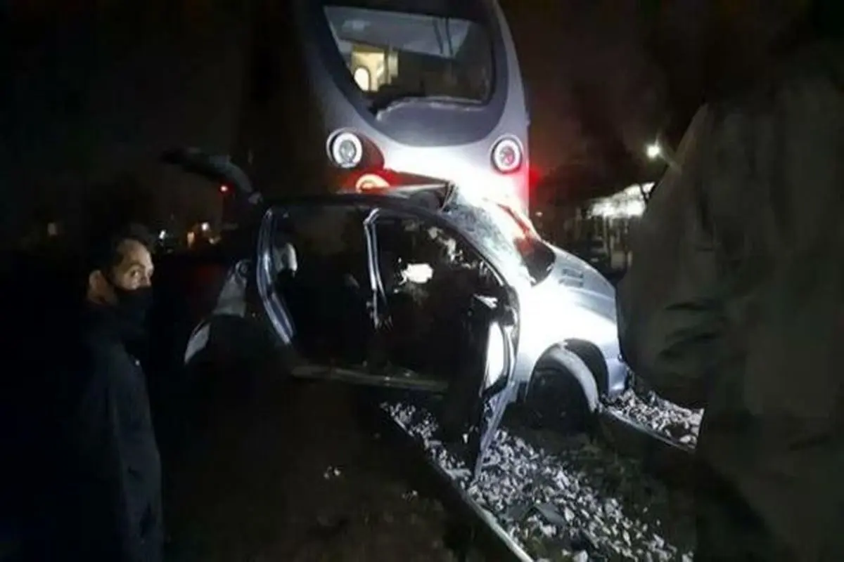برخورد مرگبار قطار مسافربری با خودرو! + تصاویر