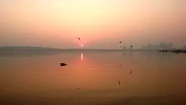 دریاچه چیتگر در شب آلوده و خاموش تهران