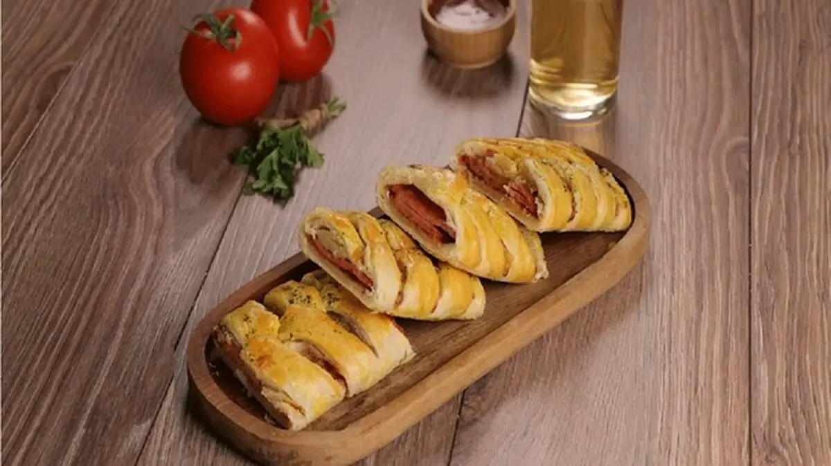 طرز تهیه اشترودل پپرونی خوشمزه در خانه