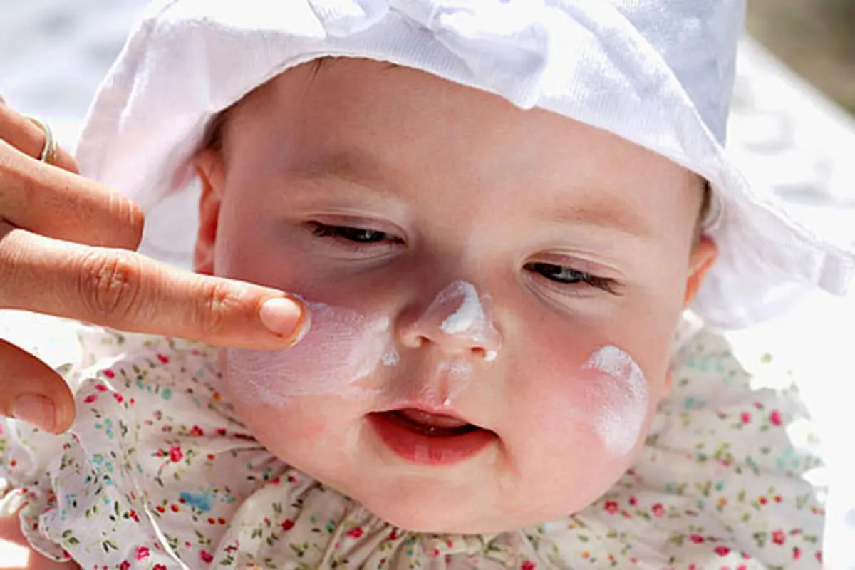باید‌ها و نباید‌های استفاده از ضد آفتاب برای کودکان