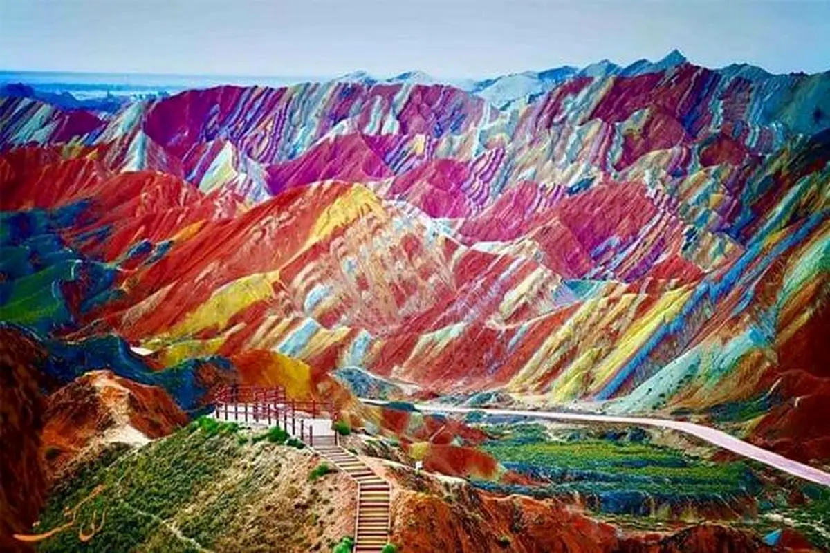 معرفی کوه های زیبا و عجیب رنگین کمانی + عکس