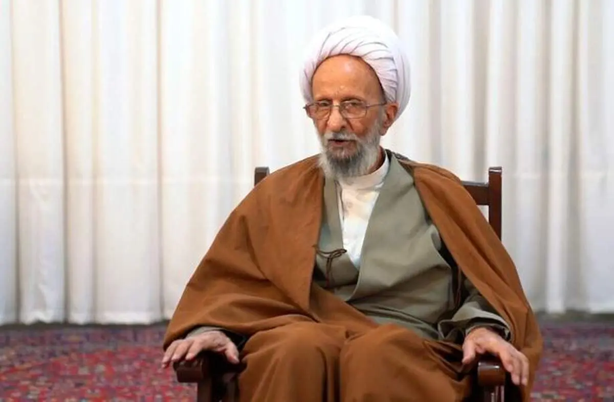 تصویر روحانیِ معروف بر جلد نشریه دفتر رهبری