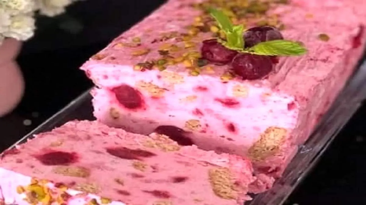 طرز تهیه پارفه آلبالو