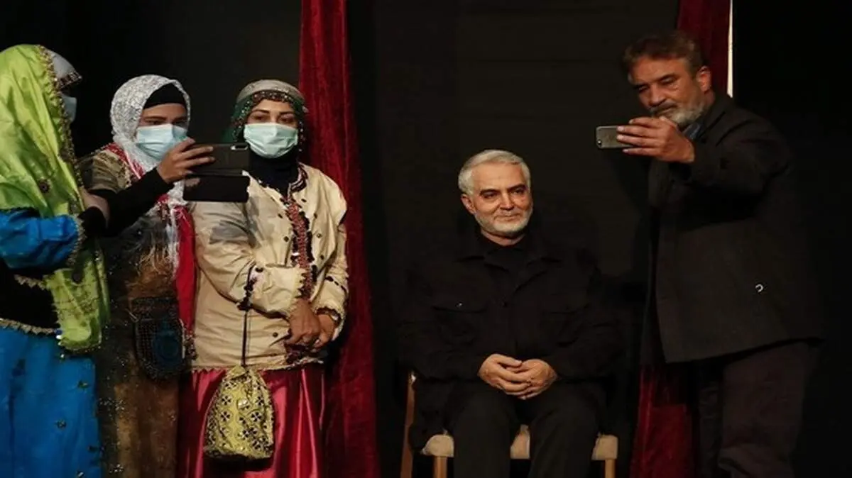 رونمایی از تندیس سردار سلیمانی در برج میلاد+عکس