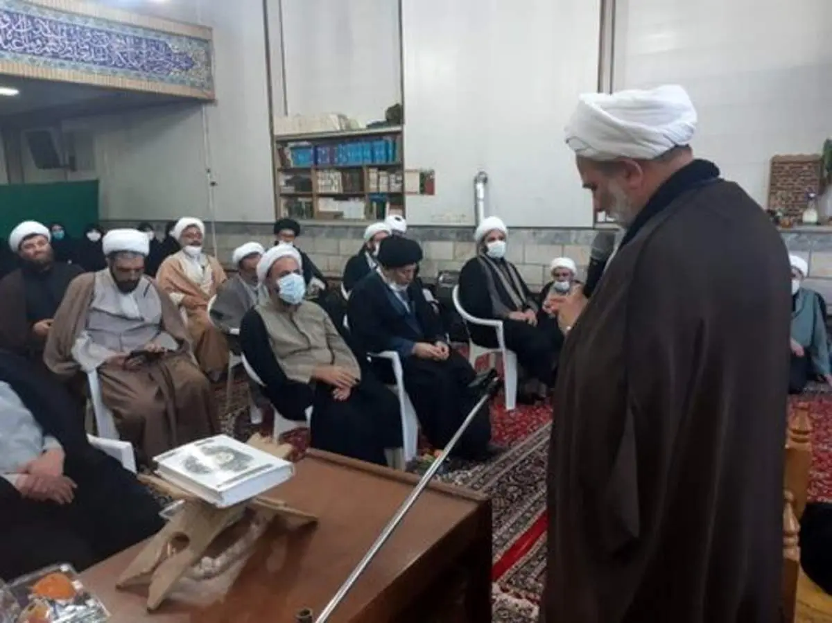 انتقاد از سرو شراب در خانه‌های سنتی کاشان