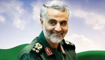 نصب بیلبورد شهید سلیمانی در نزدیکی مقر سابق تفنگداران آمریکایی+عکس
