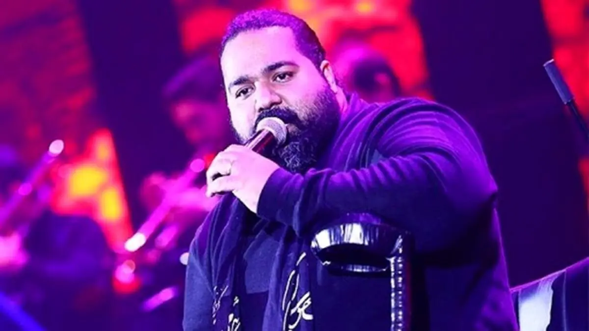 درخواست عجیب یک هوادار برای بغل کردن خواننده مشهور! + فیلم