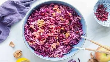 طرز تهیه سالاد کلم و انار