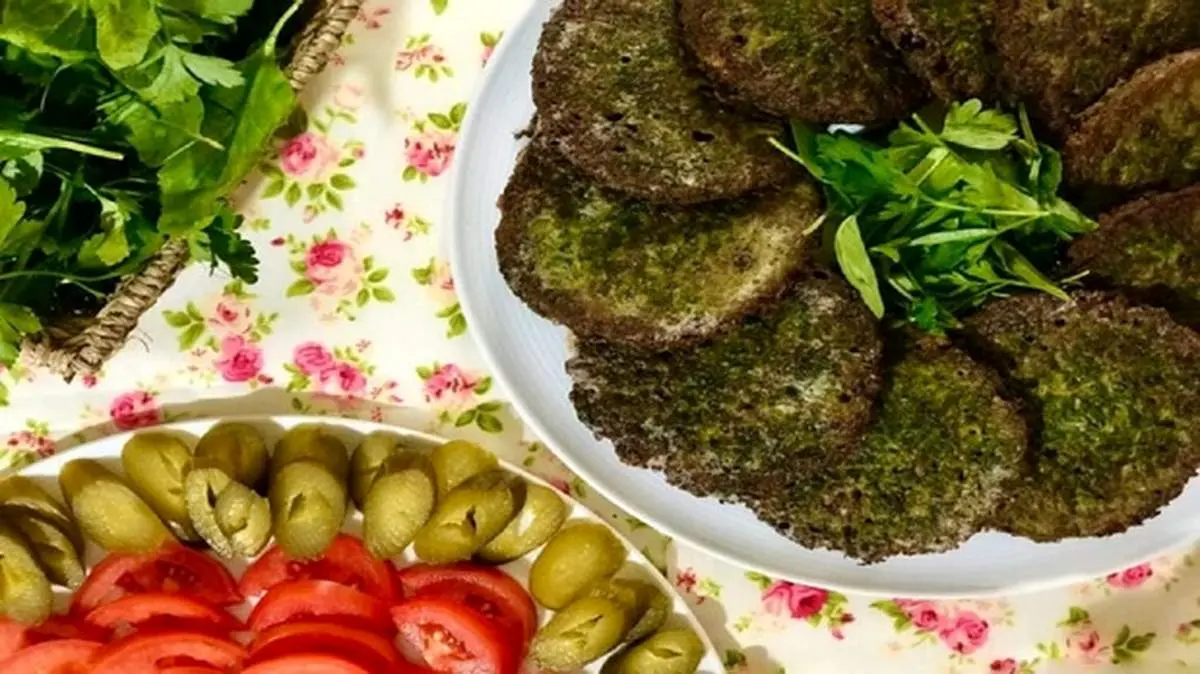 طرز تهیه کوکو تره تبریزی با زرشک و گردو