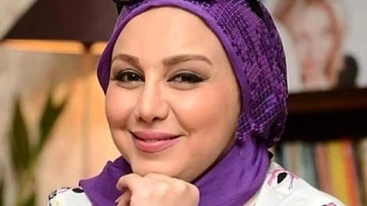 کروک سواری بهنوش بختیاری در خیابانهای کیش + فیلم