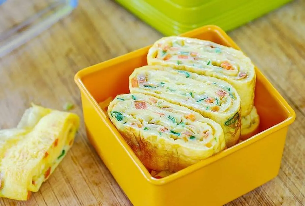 طرز تهیه رولت تخم مرغ و سبزیجات کُره ای