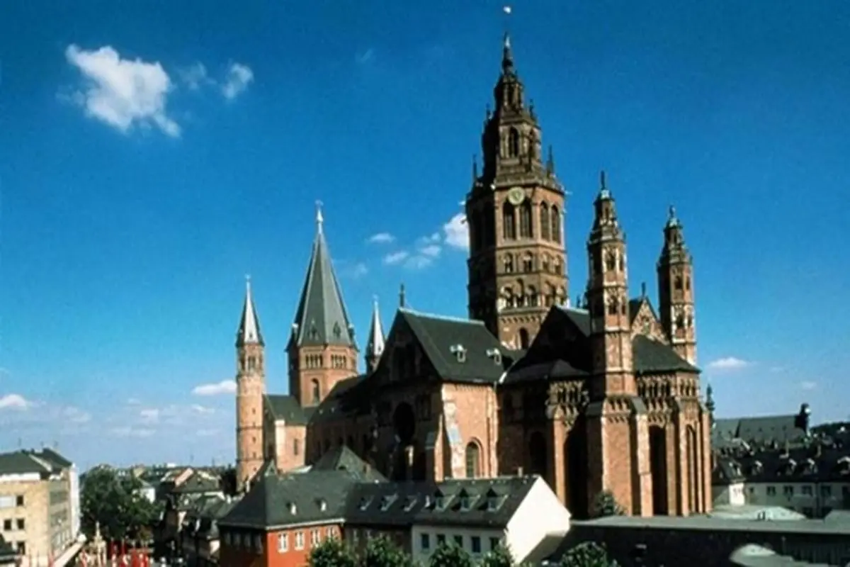 آشنایی با کلیساهای هزار ساله آلمان + تصاویر