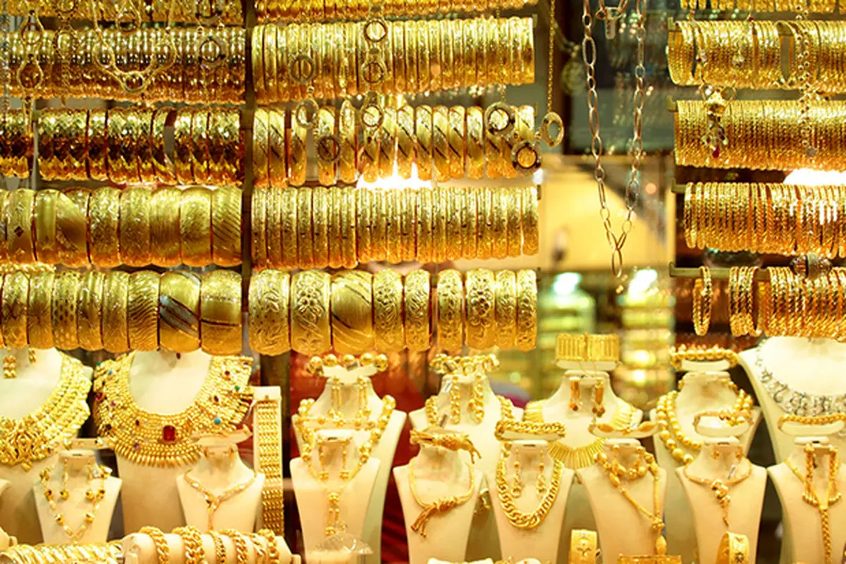 ثبات قیمت سکه و طلا همزمان با ثبات نرخ ارز در بازار /قیمت دلار در بازار آزاد ۲۳۵۵۰ تومان + فیلم