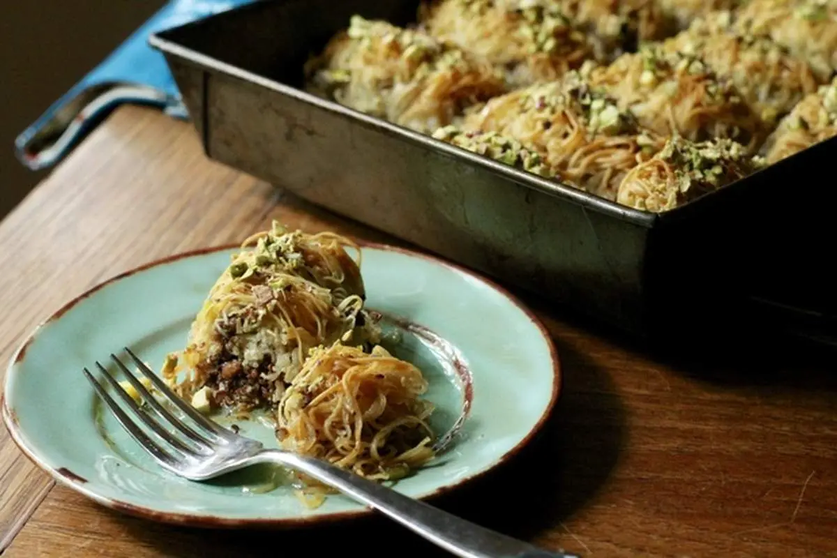 طرز تهیه رول کرپ با خمیر کادایف