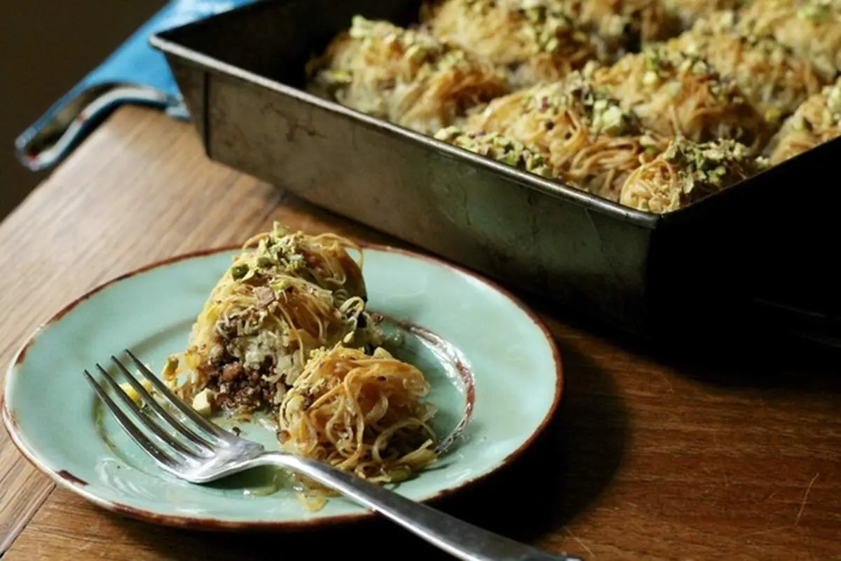 طرز تهیه رول کرپ با خمیر کادایف