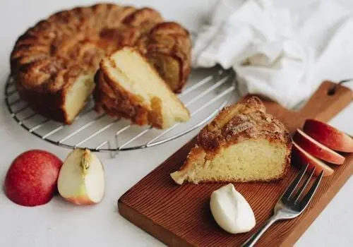 روش تهیه کیک سیب بدون کره مخصوص شب یلدا
