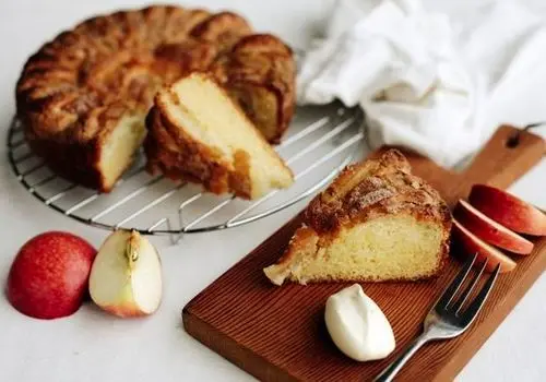 روش تهیه کیک سیب بدون کره مخصوص شب یلدا